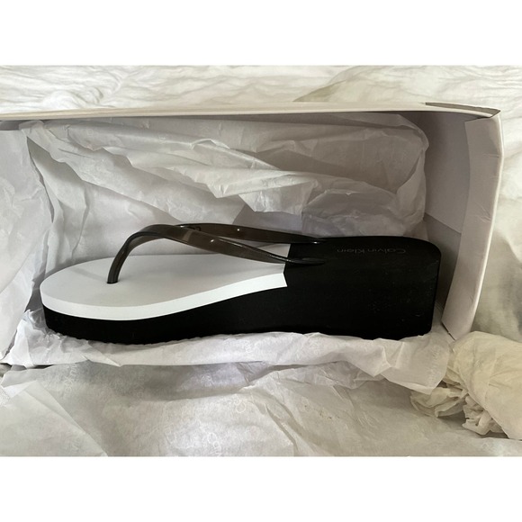 NOS Calvin Klein Black/White BURA Platform flip-flops 9 - Picture 2 of 12